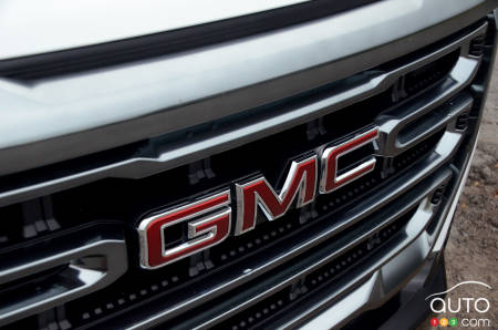2021 GMC Canyon AT4, front grille